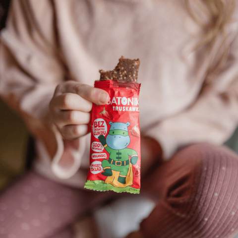 BATON DAKTYLOWY Z TRUSKAWKĄ HELPA