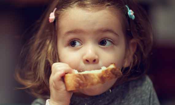 Kiedy wprowadzić chleb do diety dziecka?