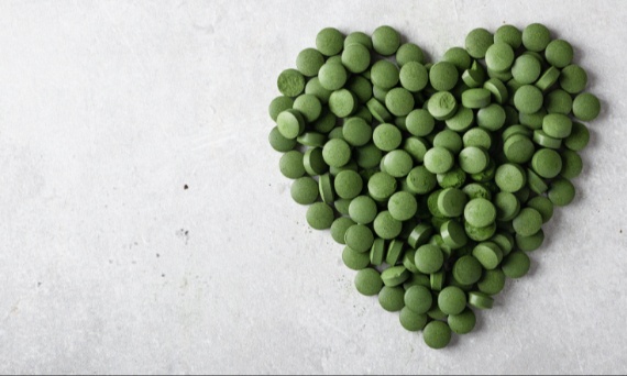 Chlorella czy spirulina – który suplement diety wybrać?