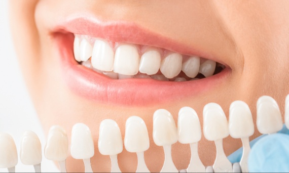 Czy węgiel aktywny wybiela zęby?