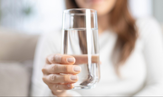 Czy nawodnienie pomaga w odchudzaniu?