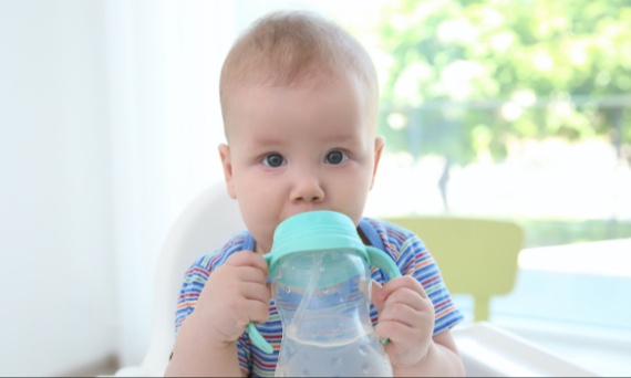 Jaka woda dla niemowlaka do picia?