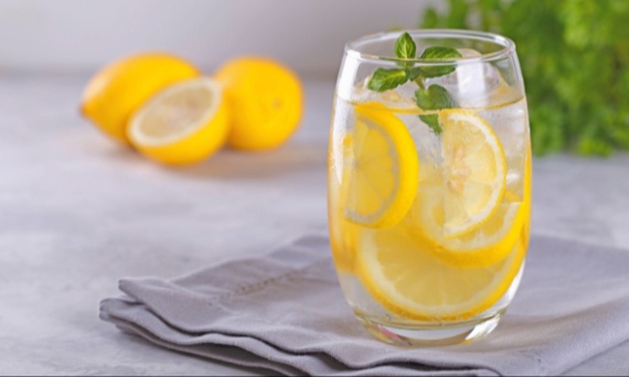 Czy woda z cytryną obniża cukier we krwi?